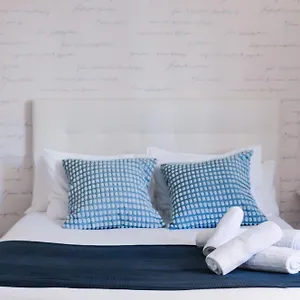 https://larios-premium-apartments.hotelsinnerja.org